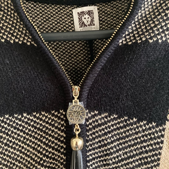 Anne Klein Tan blk Cape/ Sweater - Picture 6 of 9